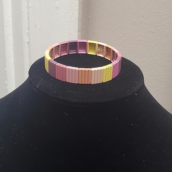 4/$20 Multicolor Beaded Stretch Bracelet. 🌴 - Picture 1 of 5